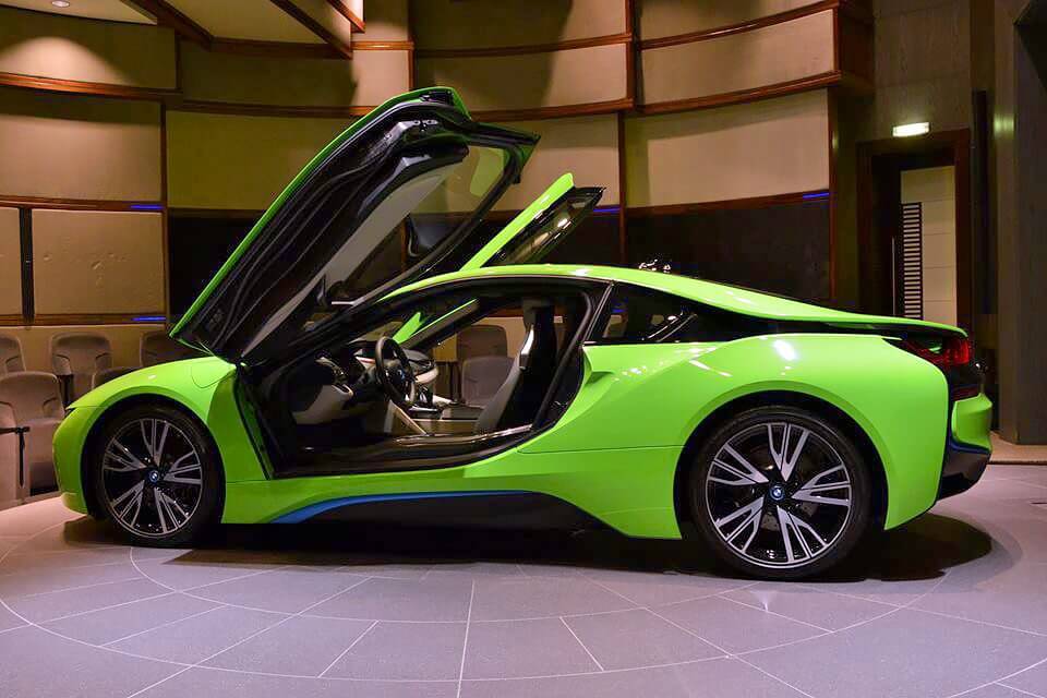 BMW i8 Green Supercar 
