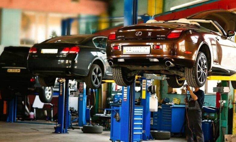 Regular car services are being done in a car workshop